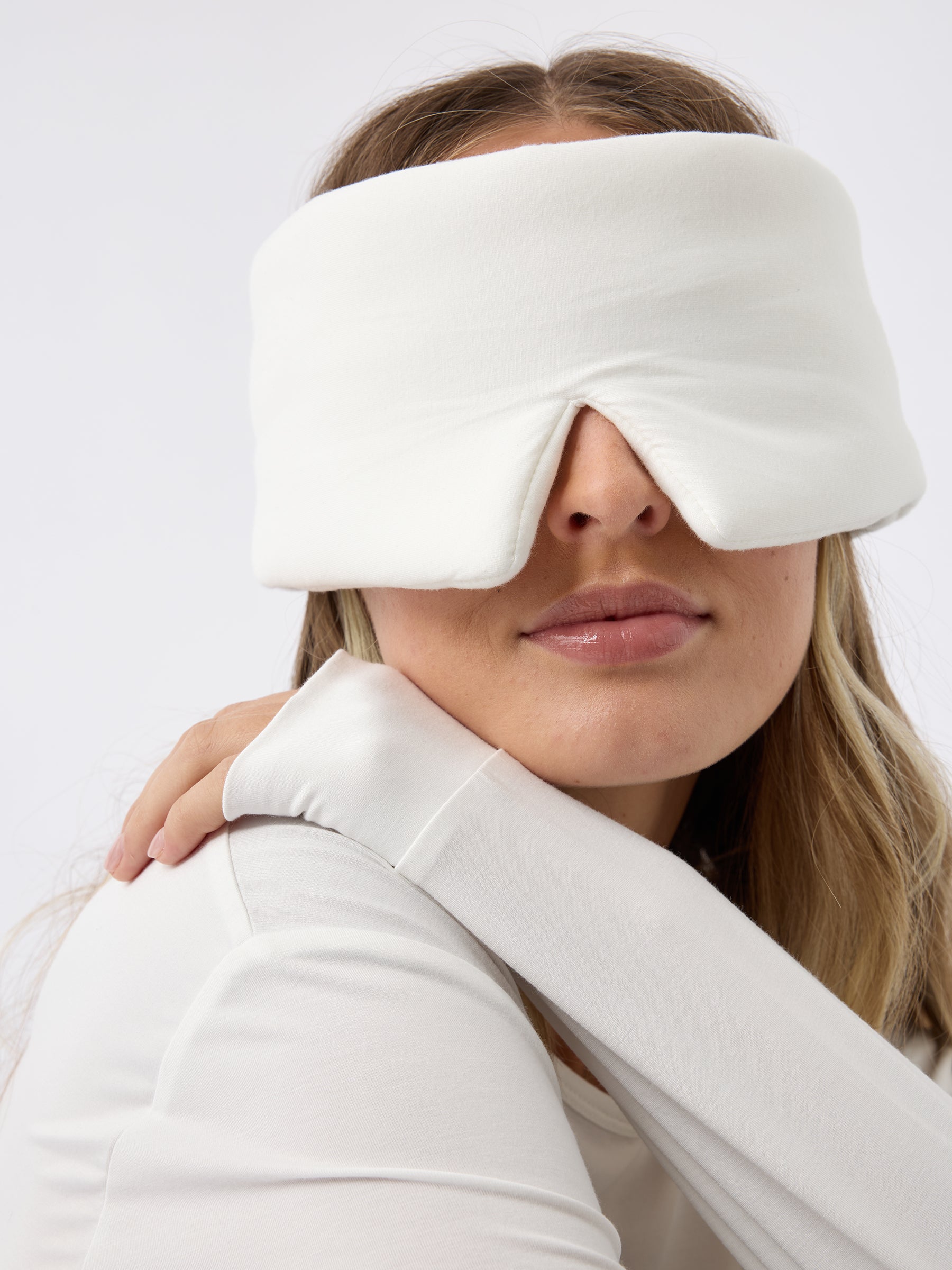 Adjustable Bamboo Sleep Mask - Image 4