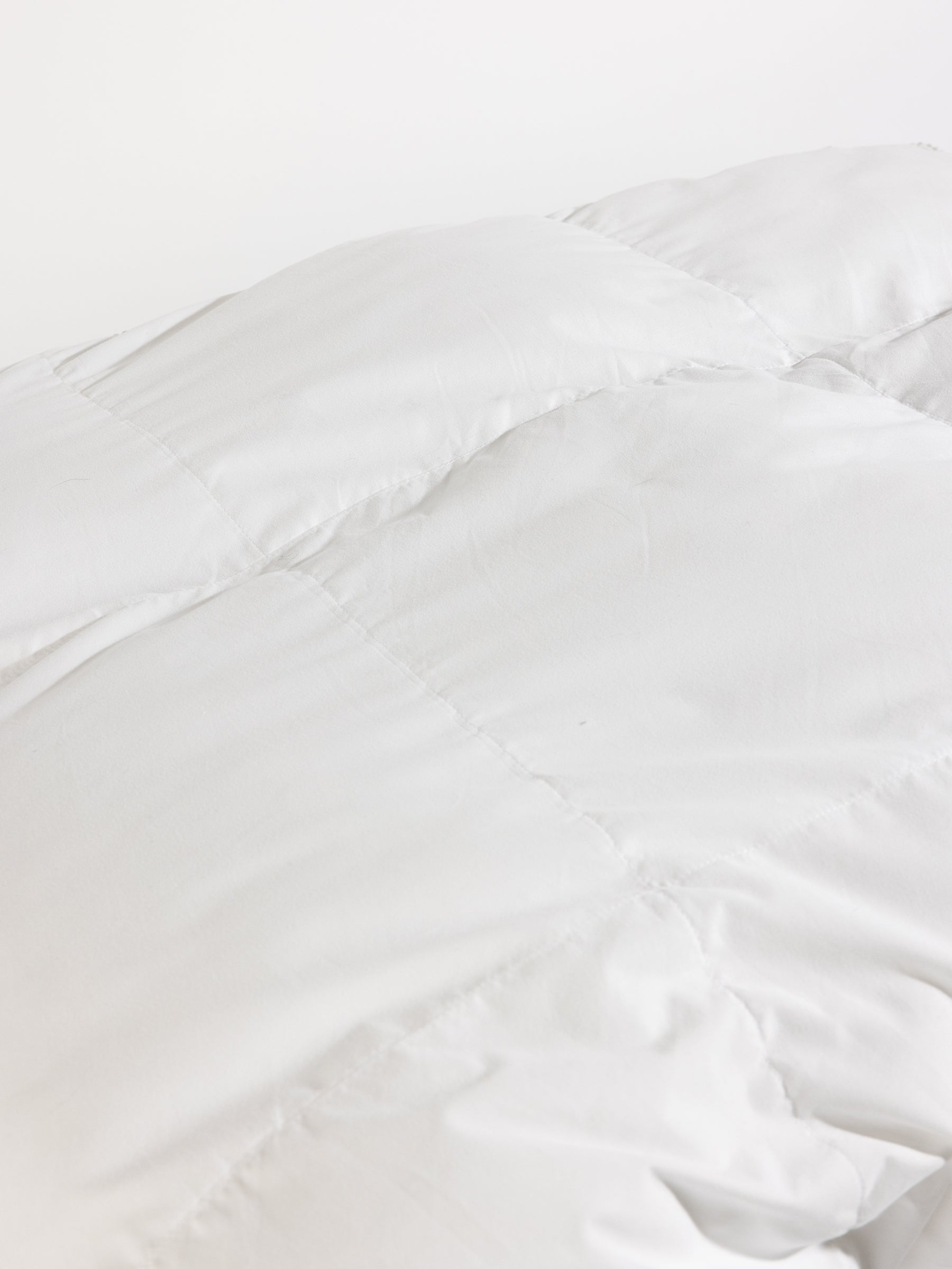 Down Alternative Comforter - Image 3