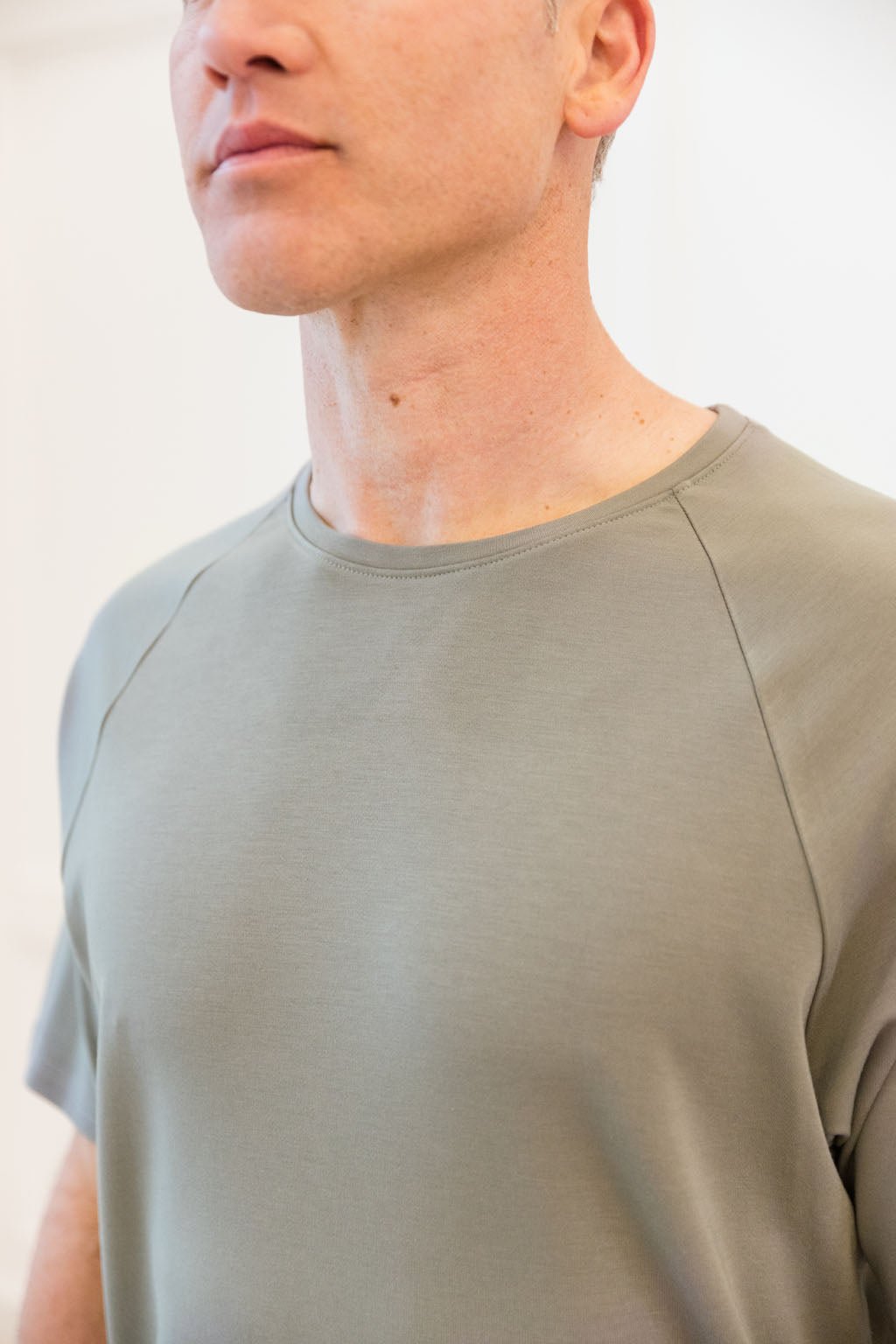 Men's Brushed Bamboo Raglan Tee - Last Chance - Image 11